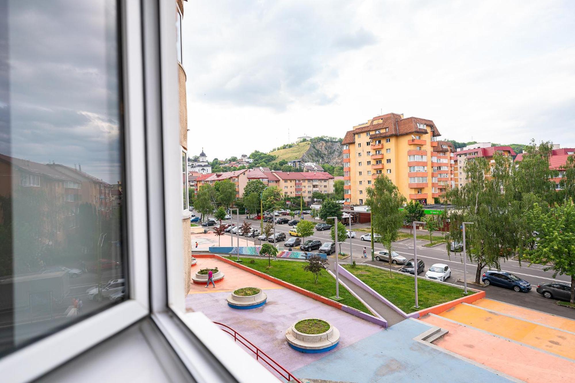 Metropolitan Wildscape View Apartament